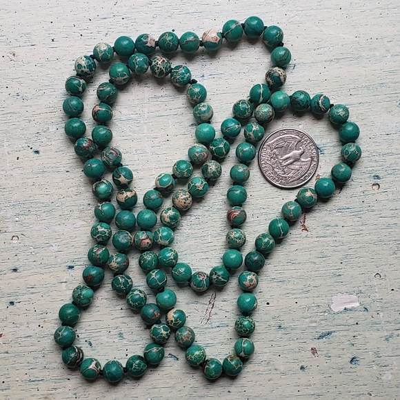 Green turquoise bead Necklace - Picture 2 of 3